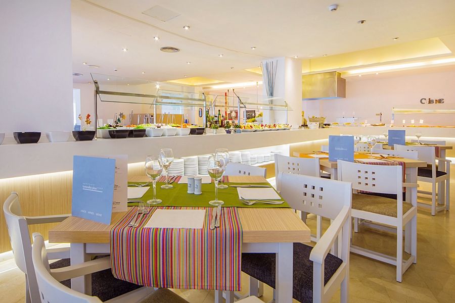 Fontanellas Playa Apartahotel