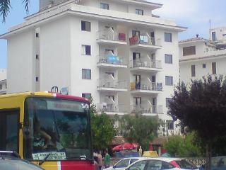 Apartahotel Ferrer Tamarindos 3*