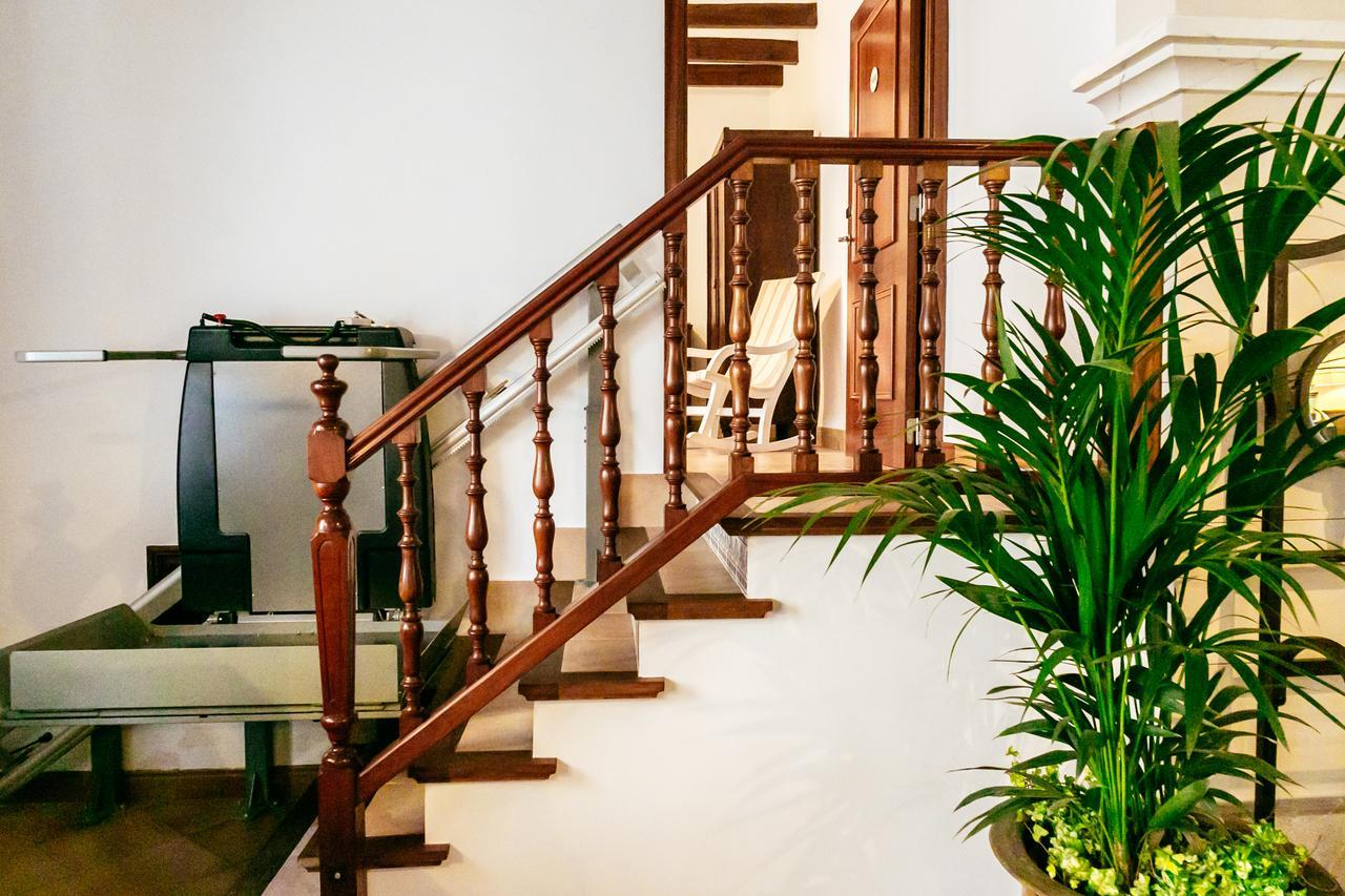 El Guia Hotel 4*
