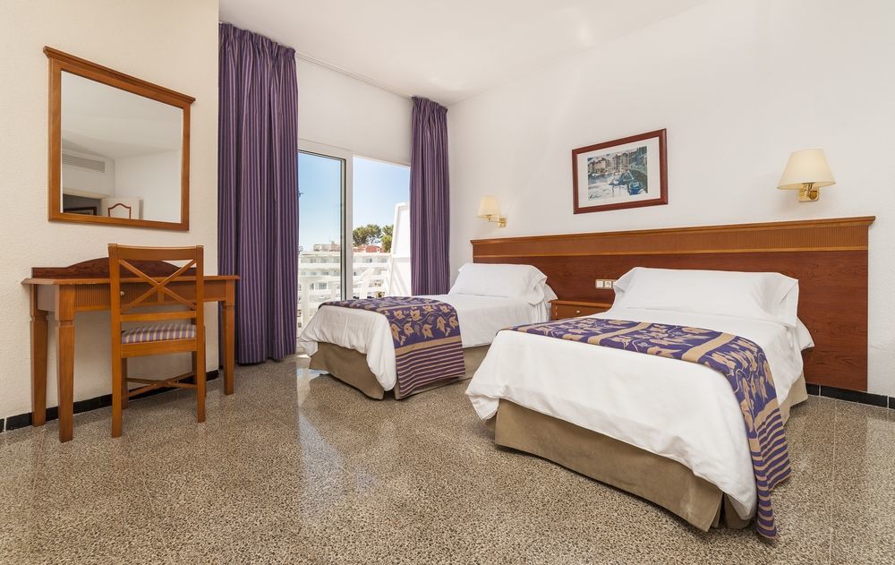 Hotel Globales 4*