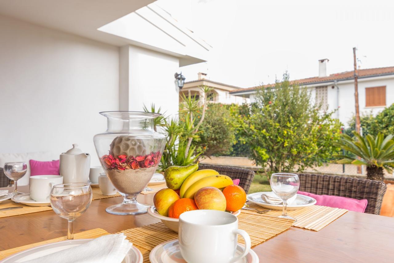 Villa Margarita Pins