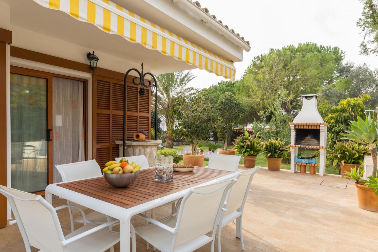 Villa Margarita Pins *