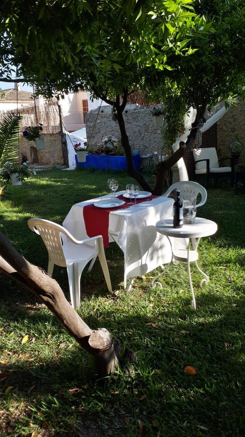 Ithaka Vacacional Pensión 3*