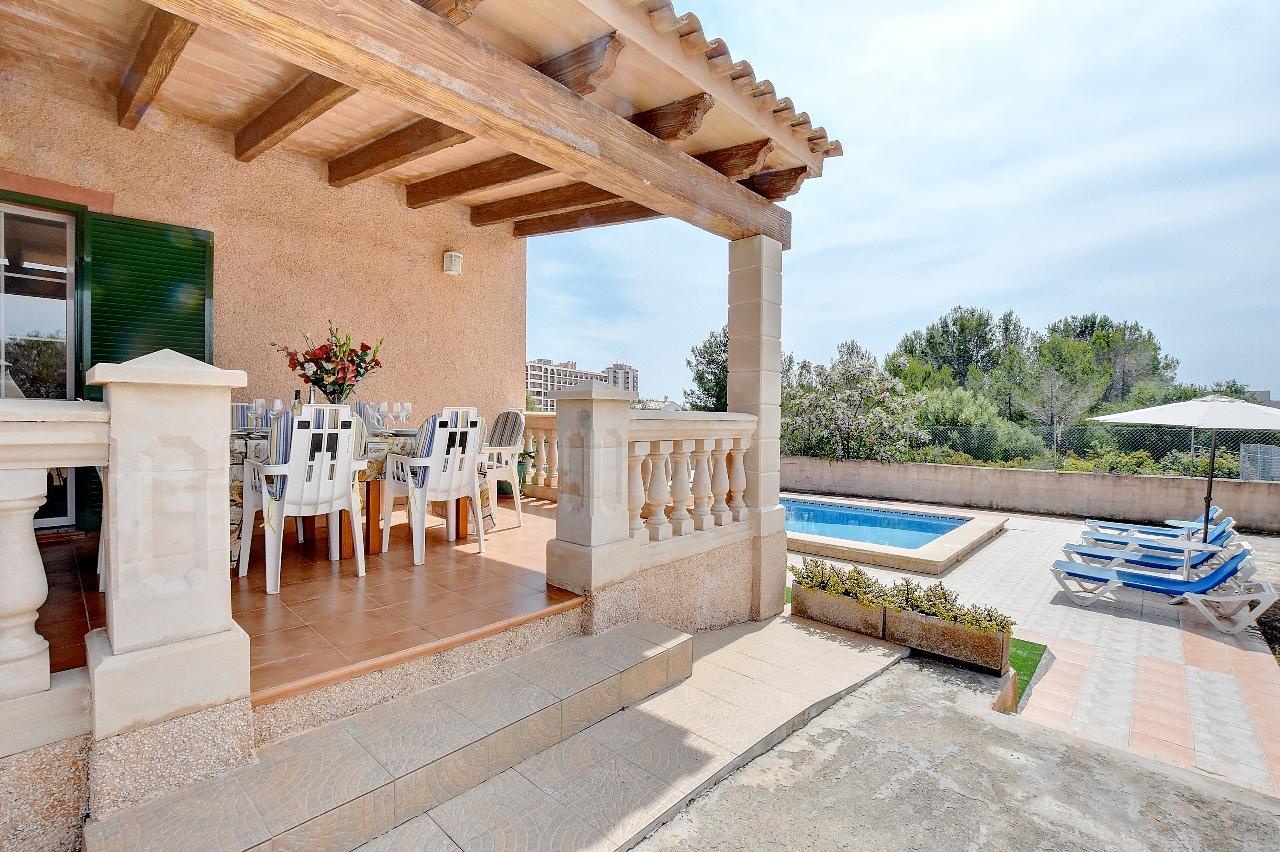 Villa East *