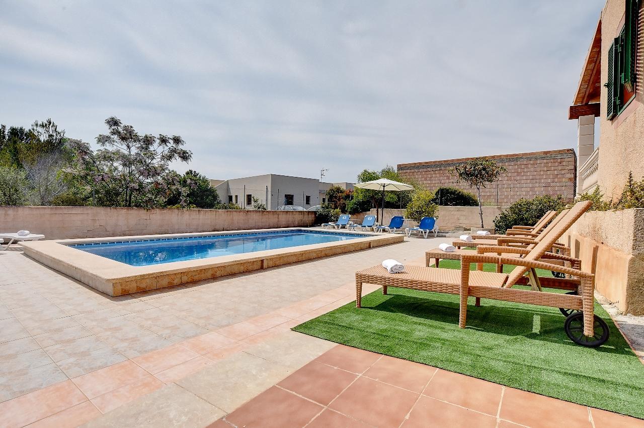 Villa East *