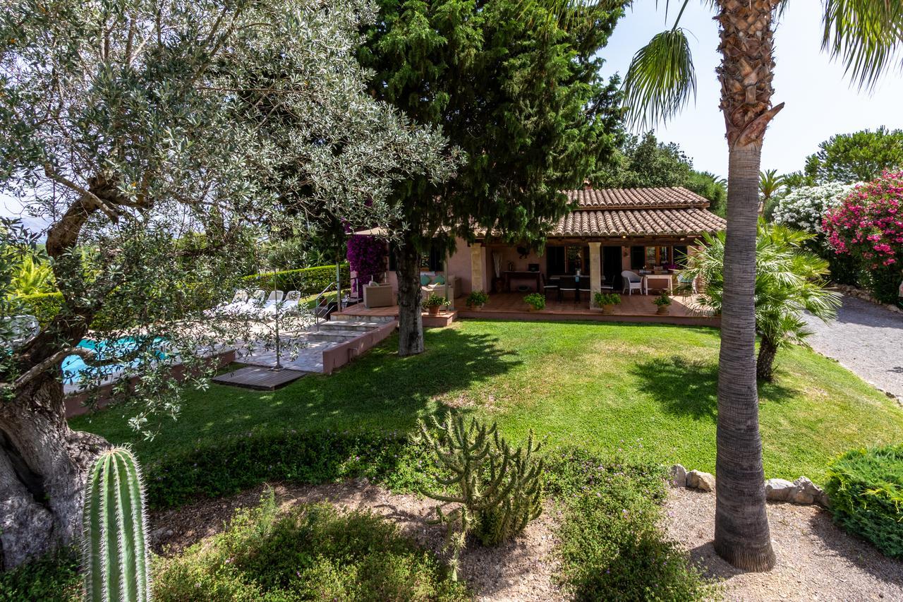Alzina Villa *