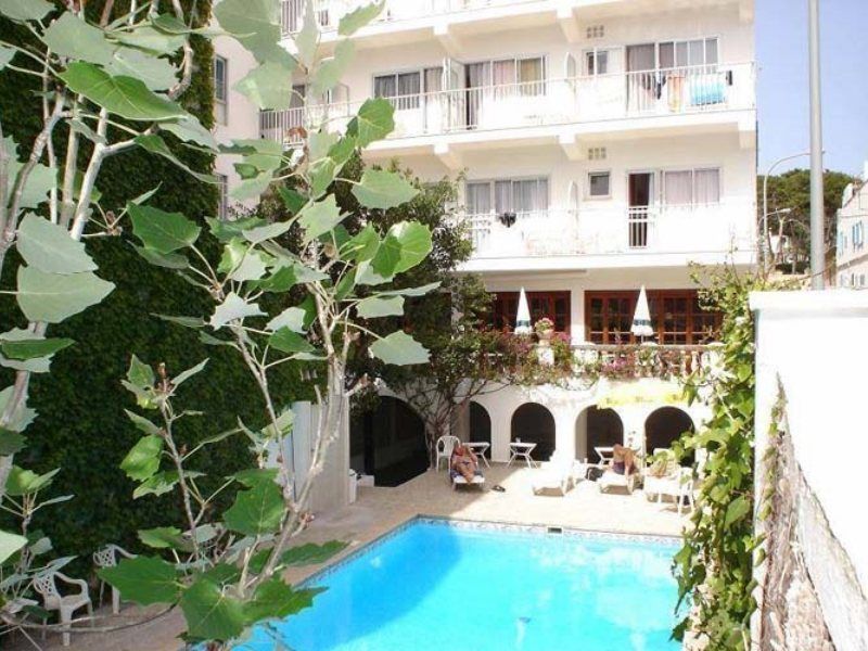 Cas Bombu Guest house