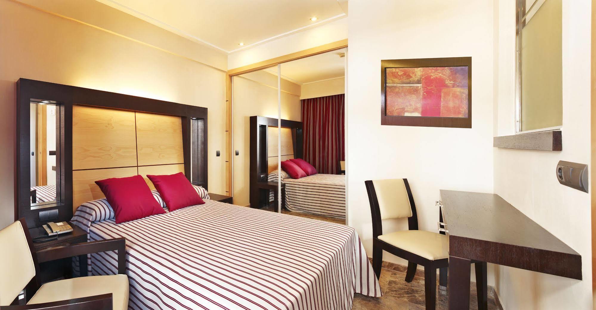 Mll Mediterranean Bay - Adults Only Hotel