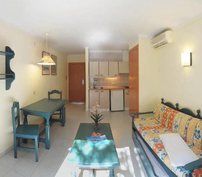 Blue Sea Es Bolero Apartahotel 4*