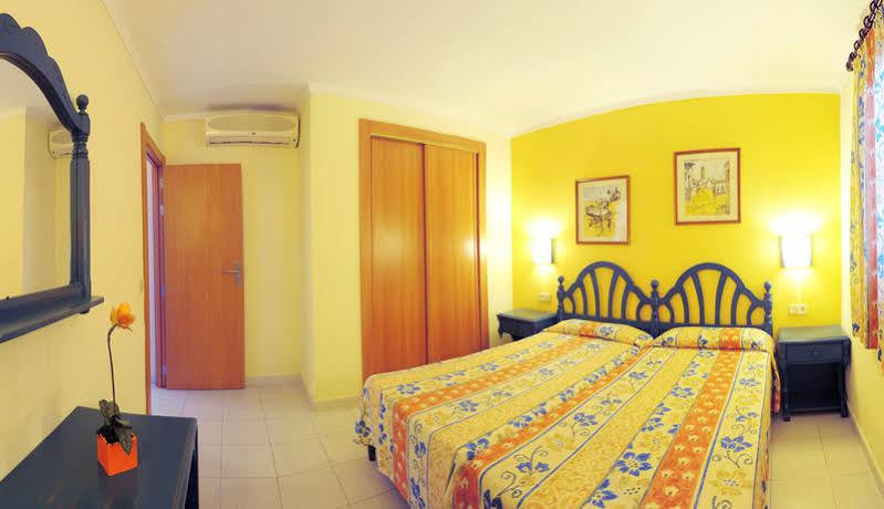 Blue Sea Es Bolero Apartahotel 4*