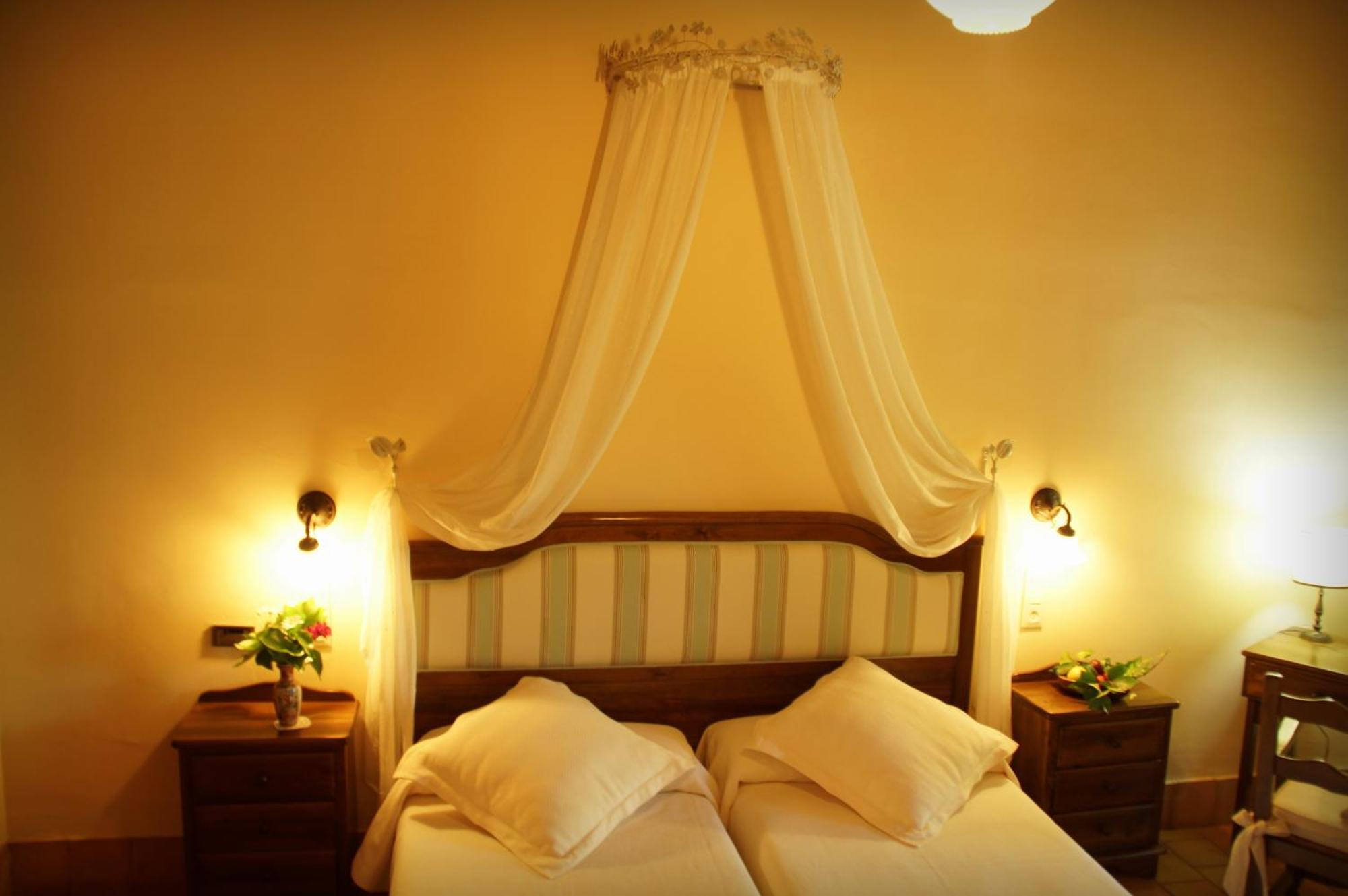 Aumallia & Hotel 4*