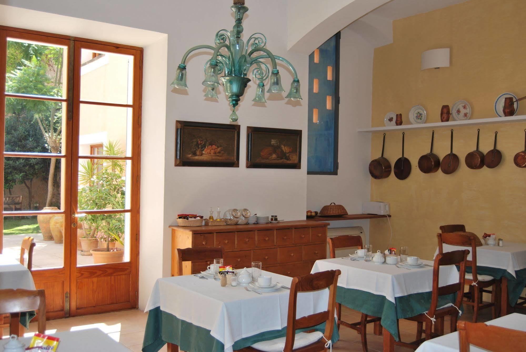 Hotel Moragues
