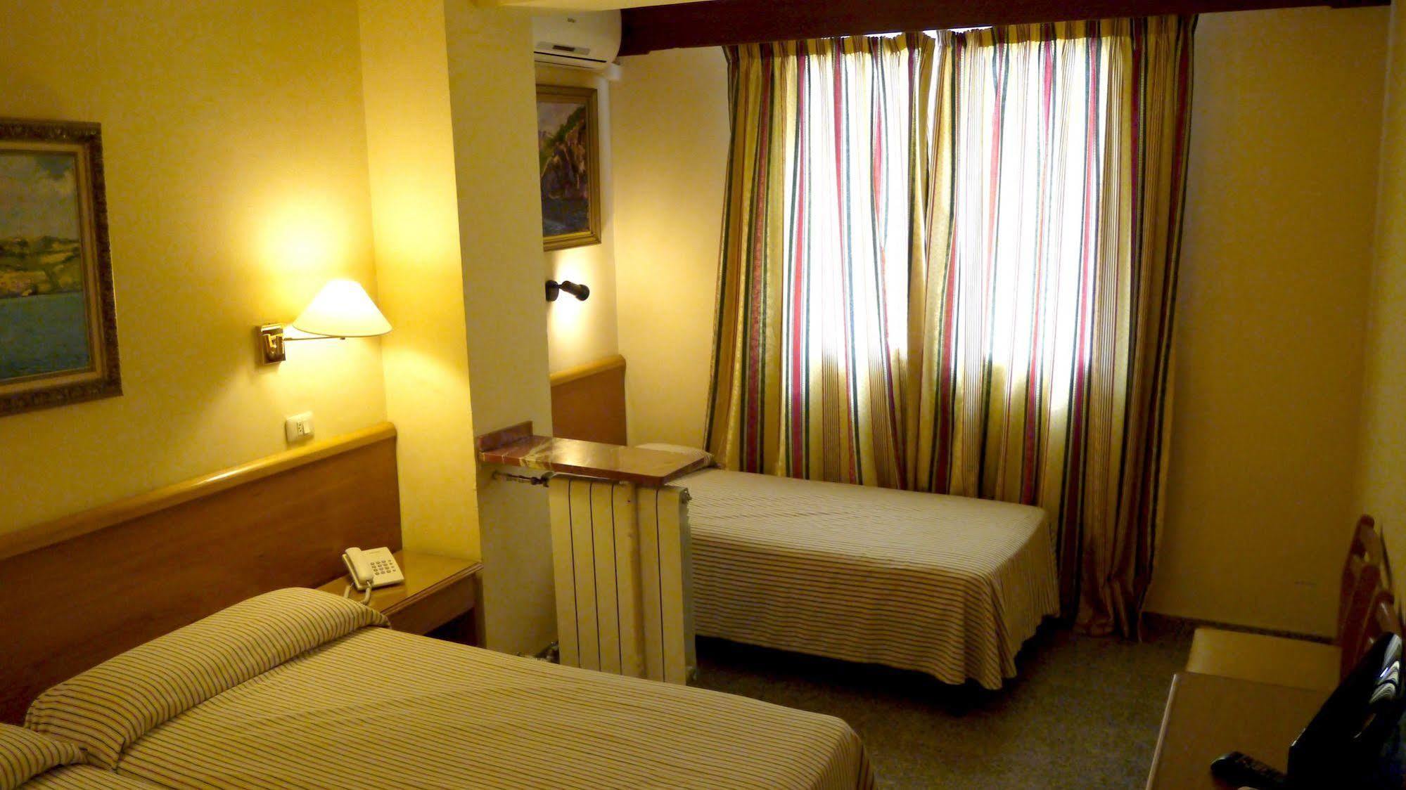 Hotel Abelay 2*