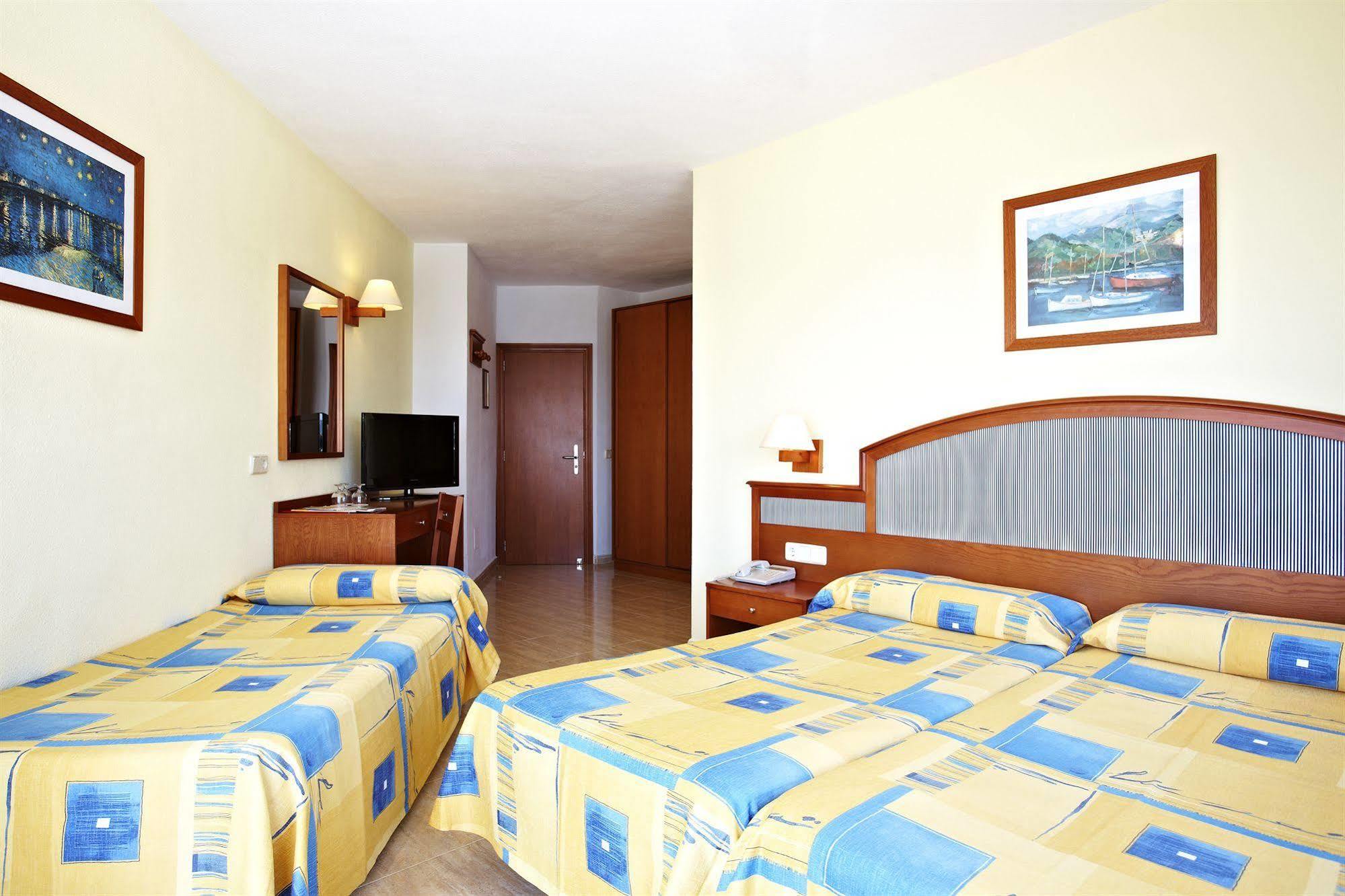 Hotel Universal Perla 4*