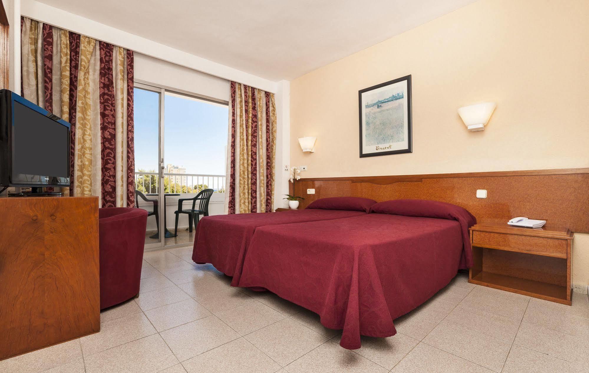 Globales Mimosa Hotel 4*