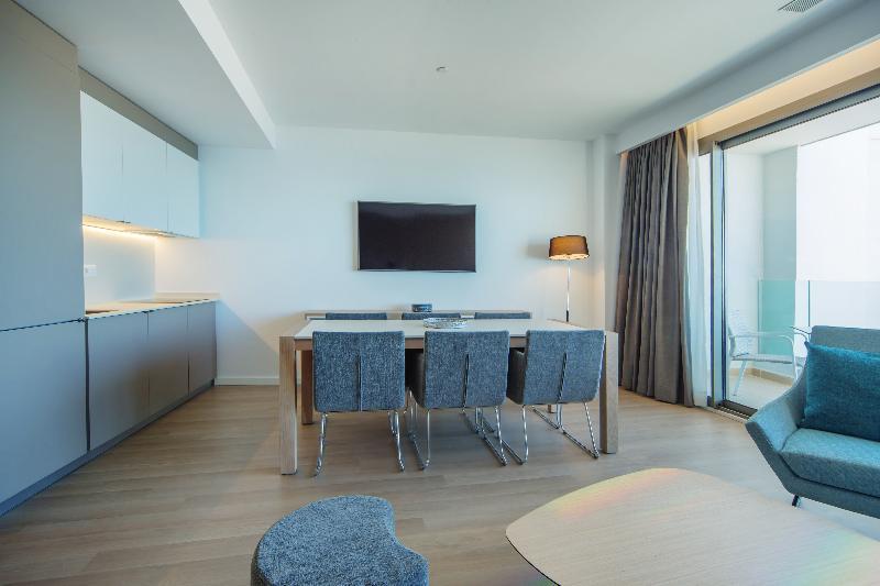 Fontanellas Playa Apartahotel 4*