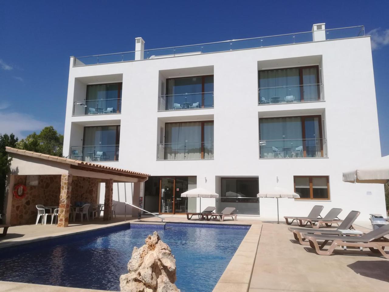 Primera Aparthotel 2*