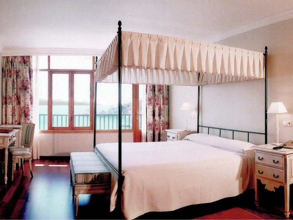 Cala Fornells Hotel
