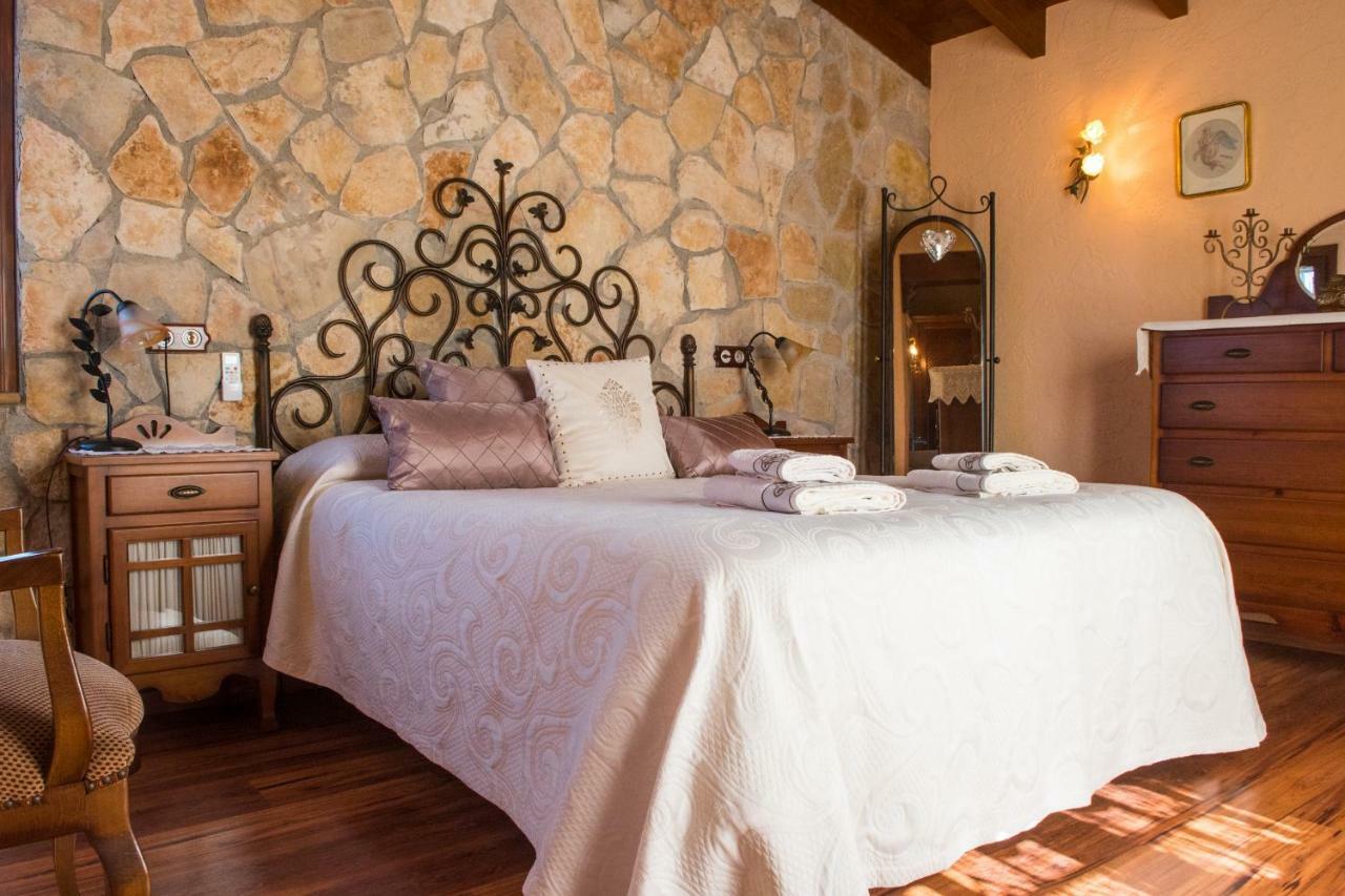 Villa Alzina 5 Bedrooms With Pool In Sa Coma At The Foot Of The Sierra De Tramuntana But Close To Palma *