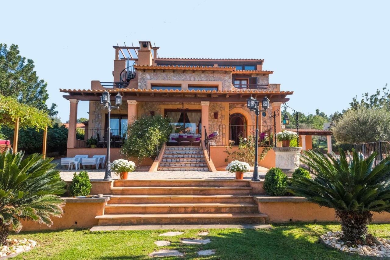 Villa Alzina 5 Bedrooms With Pool In Sa Coma At The Foot Of The Sierra De Tramuntana But Close To Palma