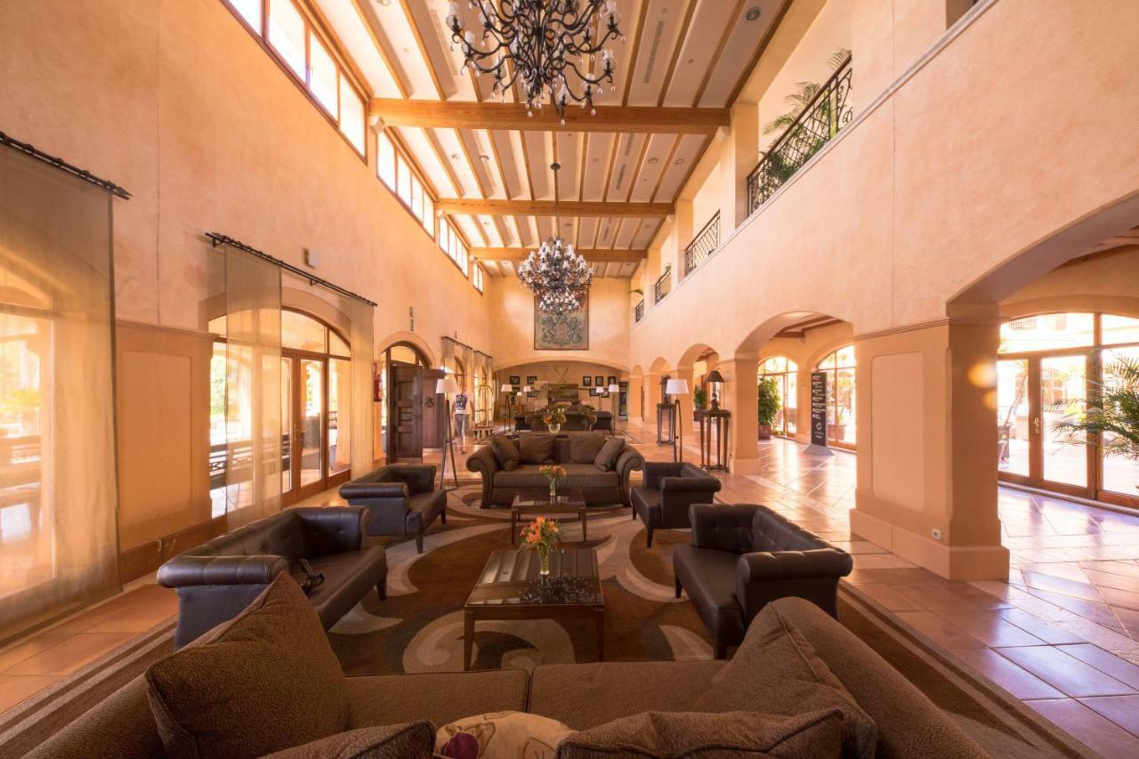 Hacienda Son Antem, Autograph  Collection