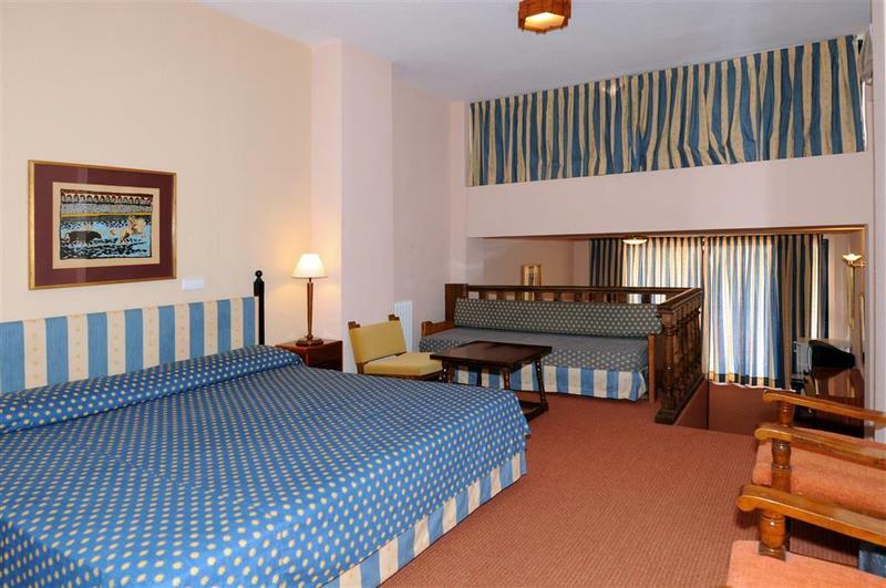 Aluasun Cala Antena 3*