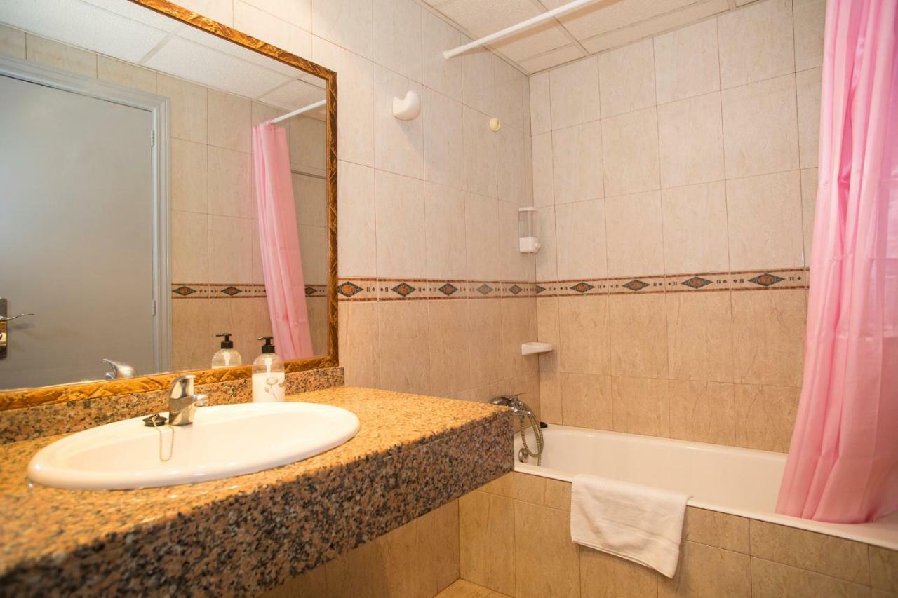 Barbara Hotel *