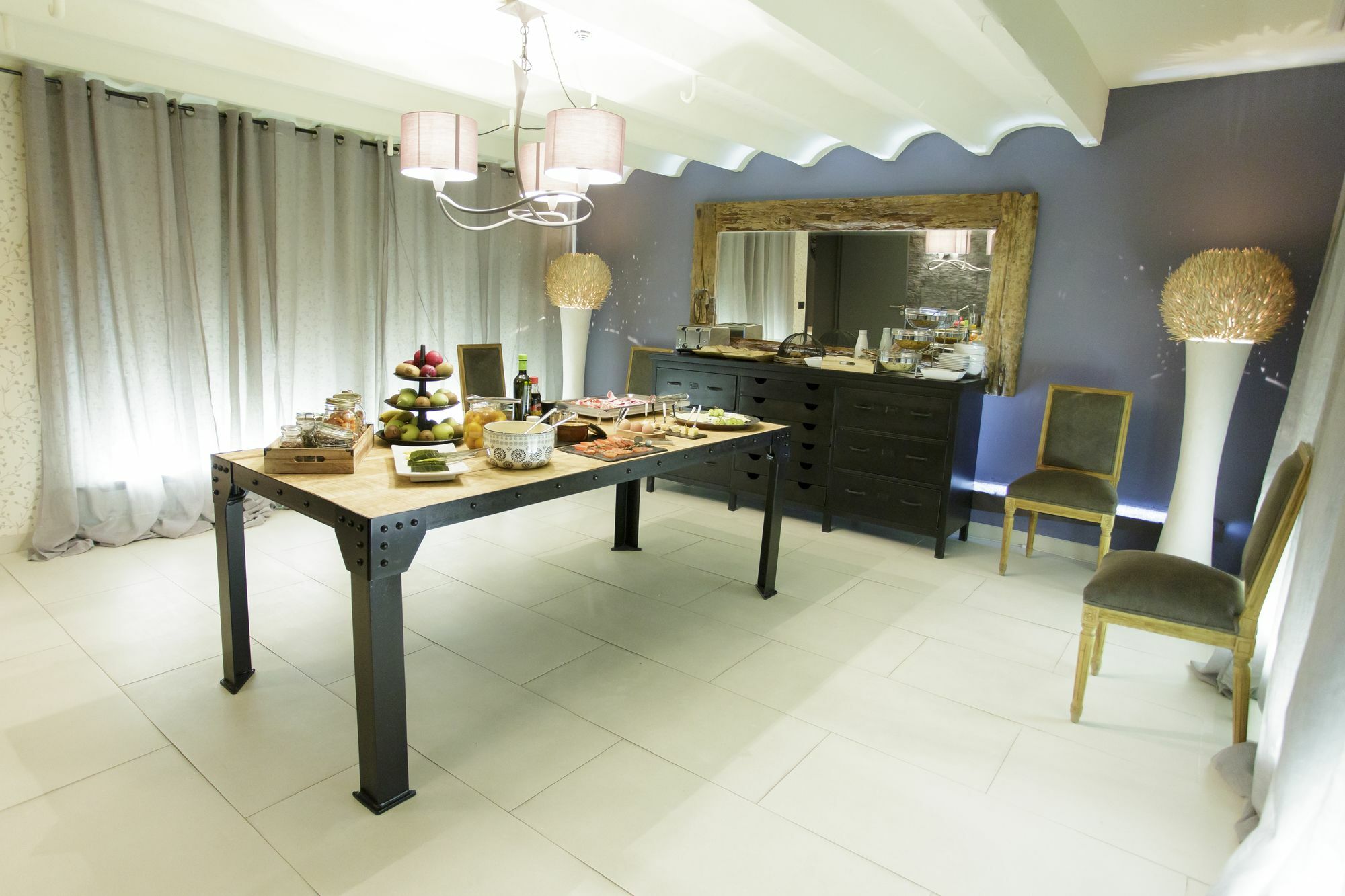 L'avenida Hotel
