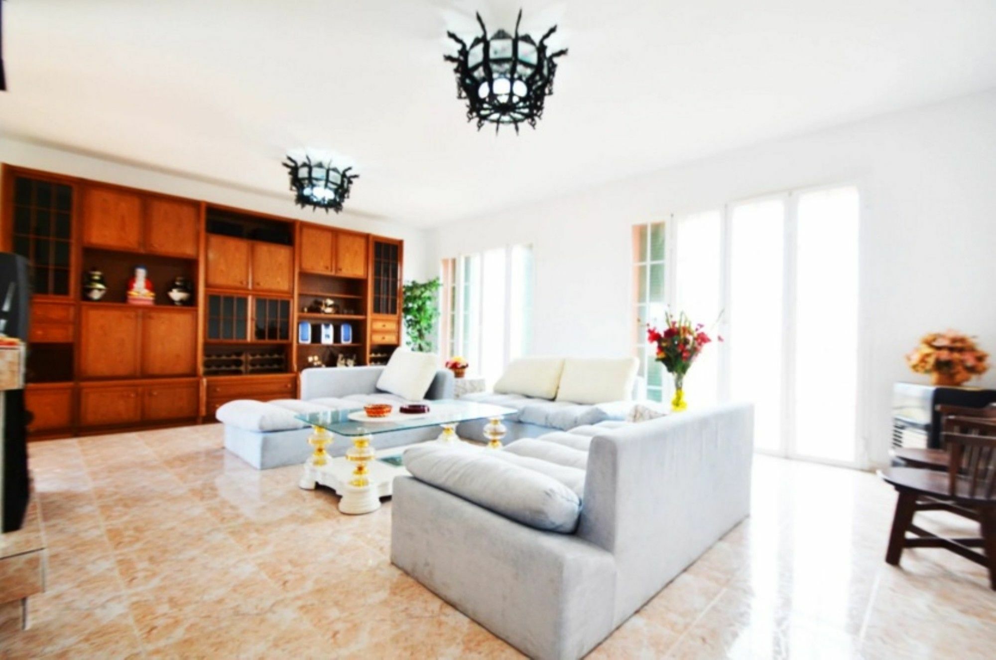 Villa East