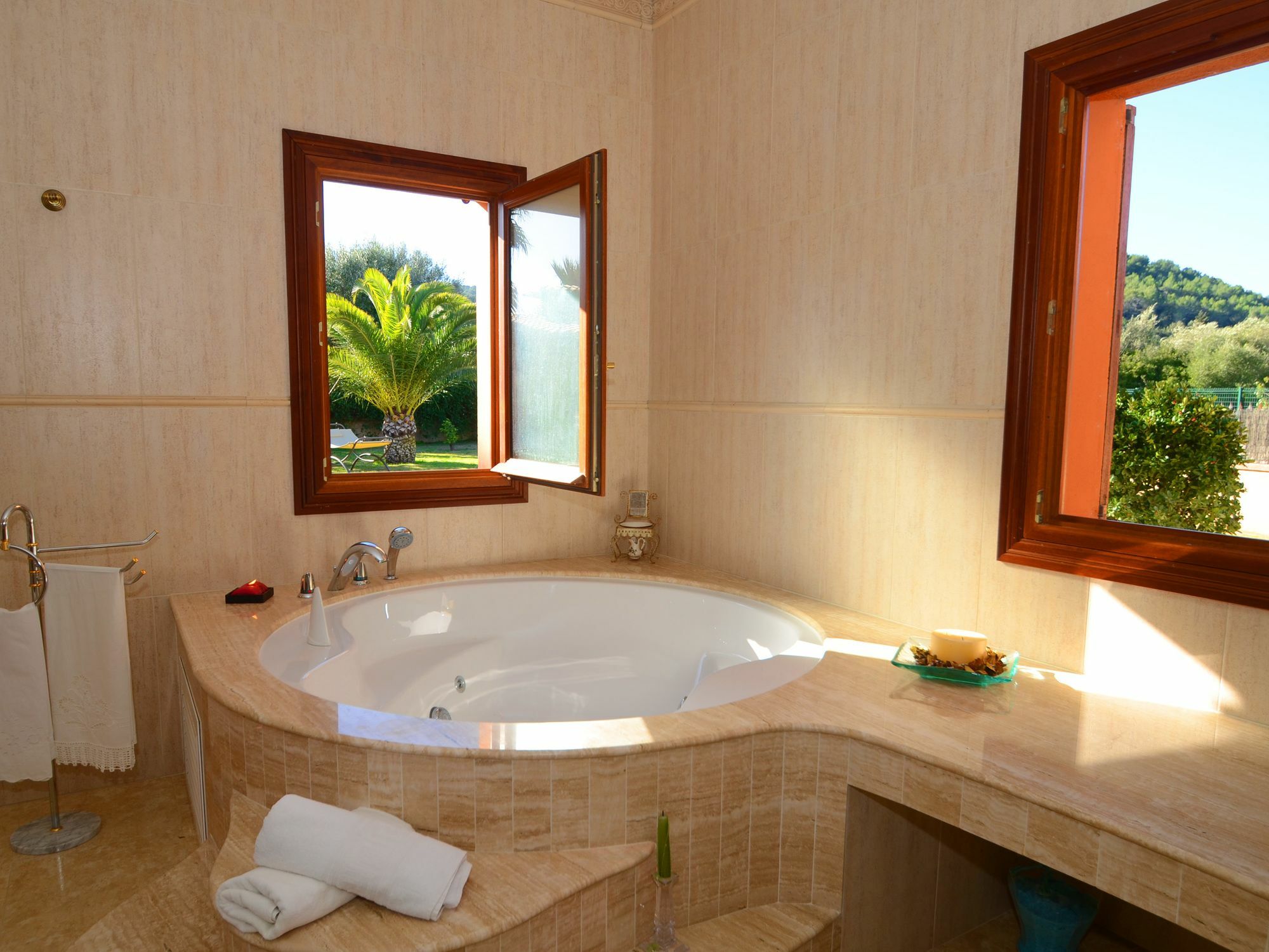 Villa Crestax