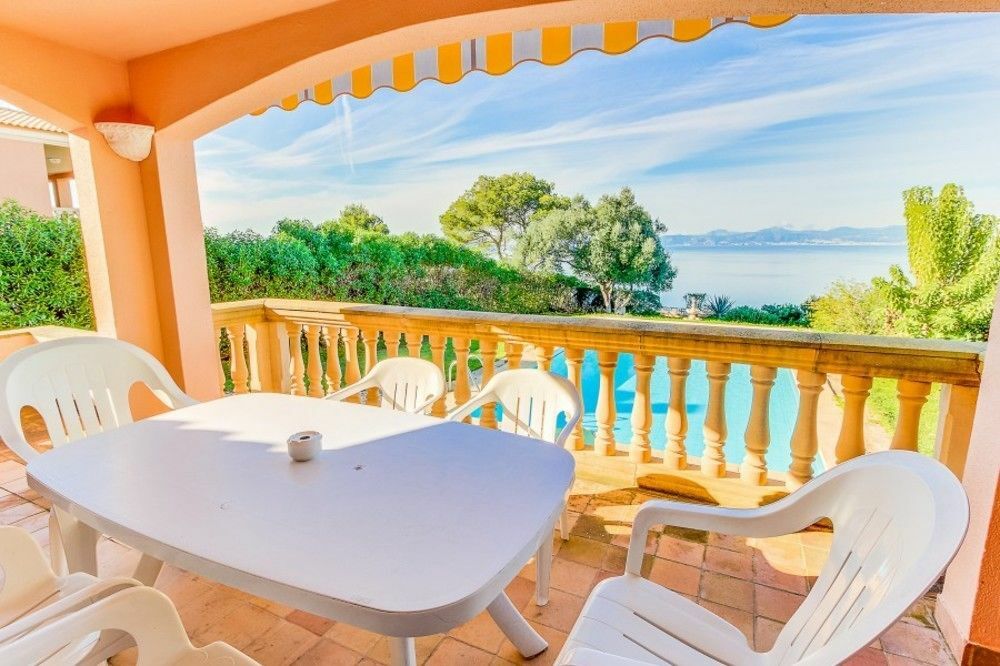 Aquari Villa