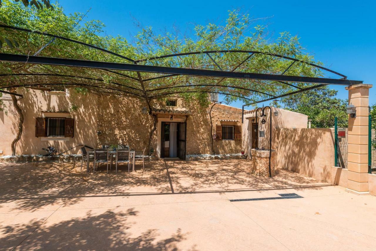 Roca Villa Costitx (Mallorca)