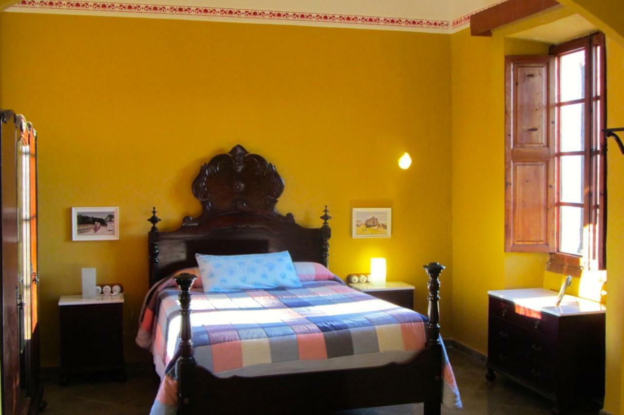 Cas Canonge Con Jardín Y Piscina Artà