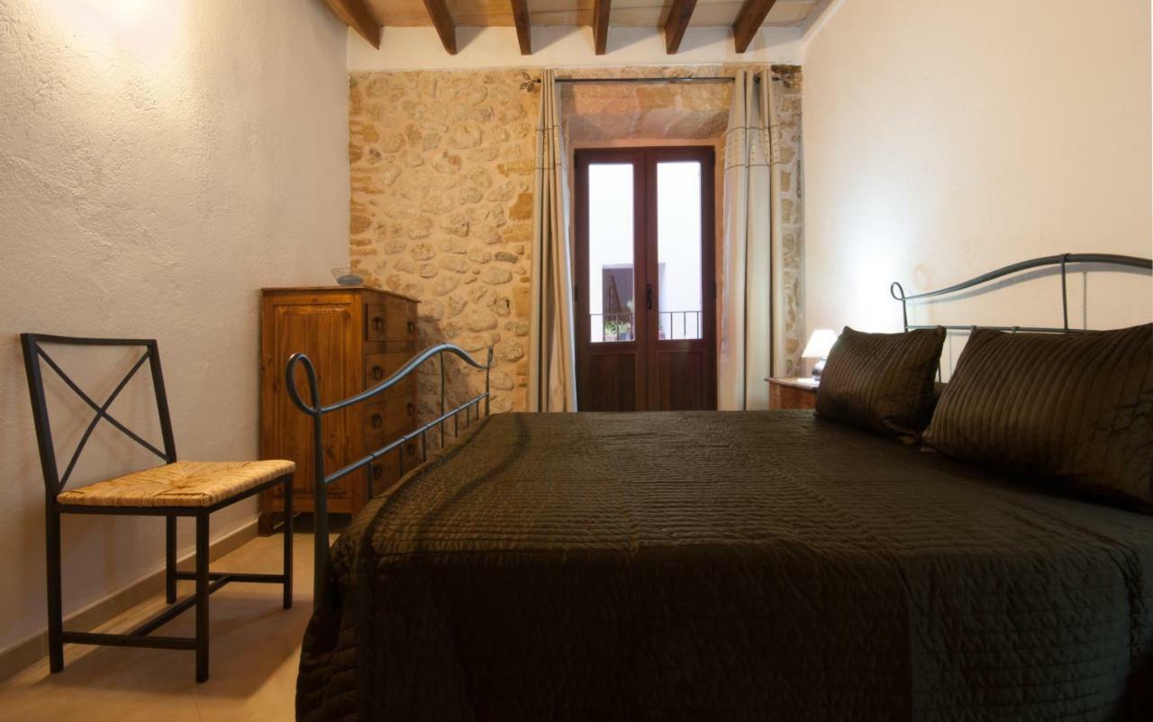 Casa Aina, 15