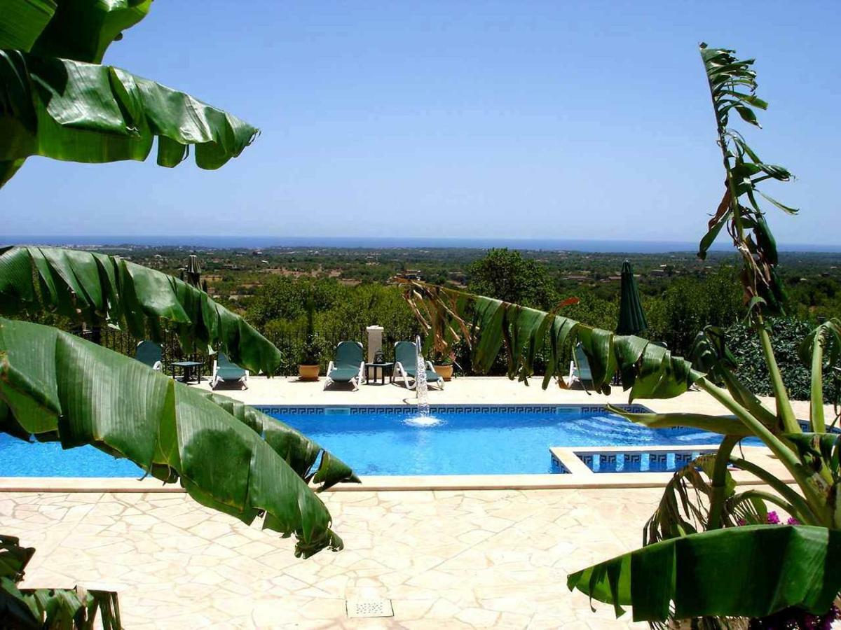 Roca Villa *