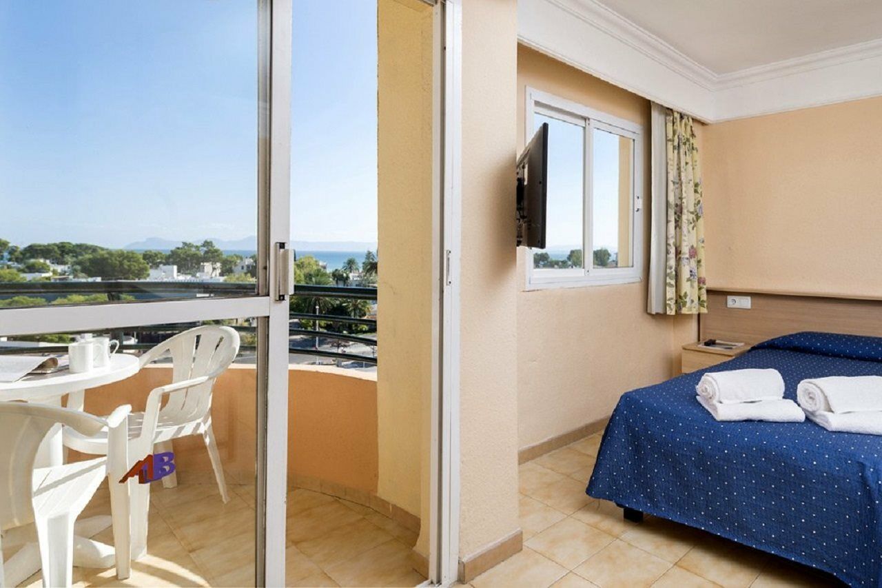 Alcúdia Apartahotel 3*