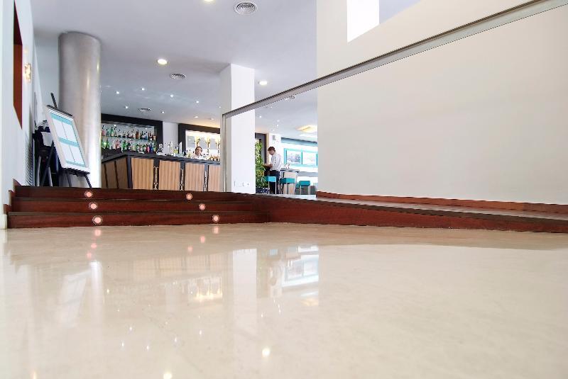 Hoposa Daina- Adults Only 4*