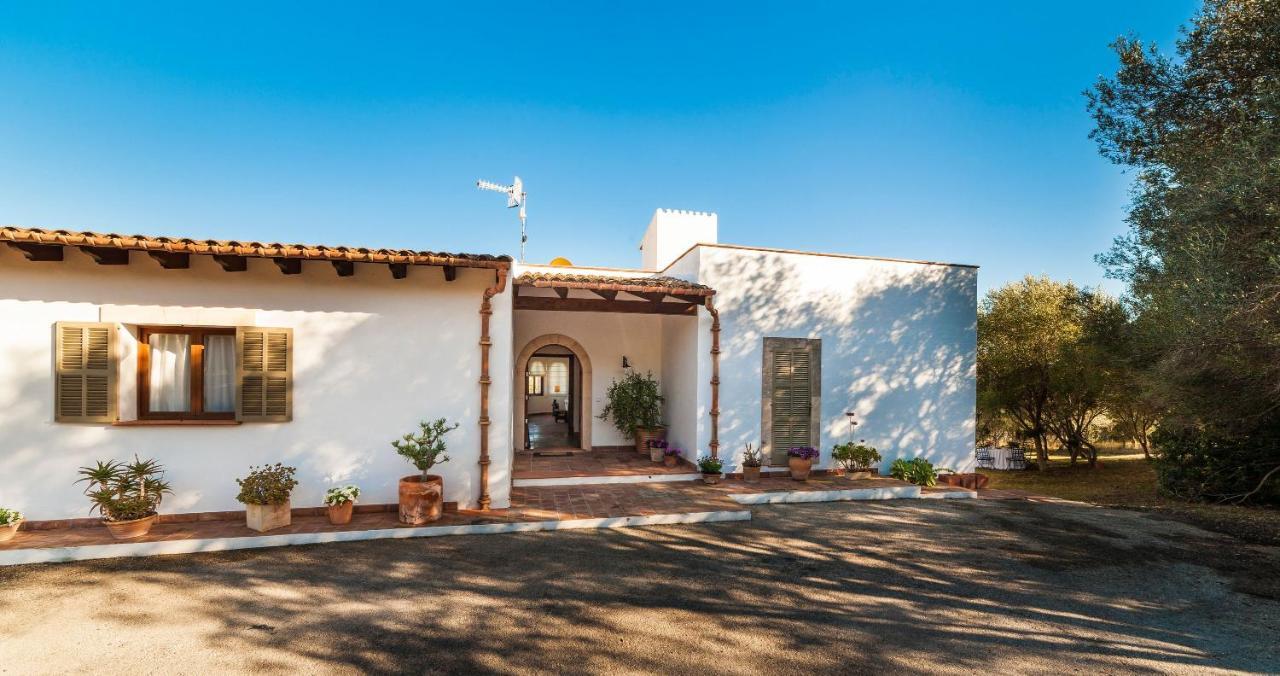 With Pool Near The - Es Garrover Villa