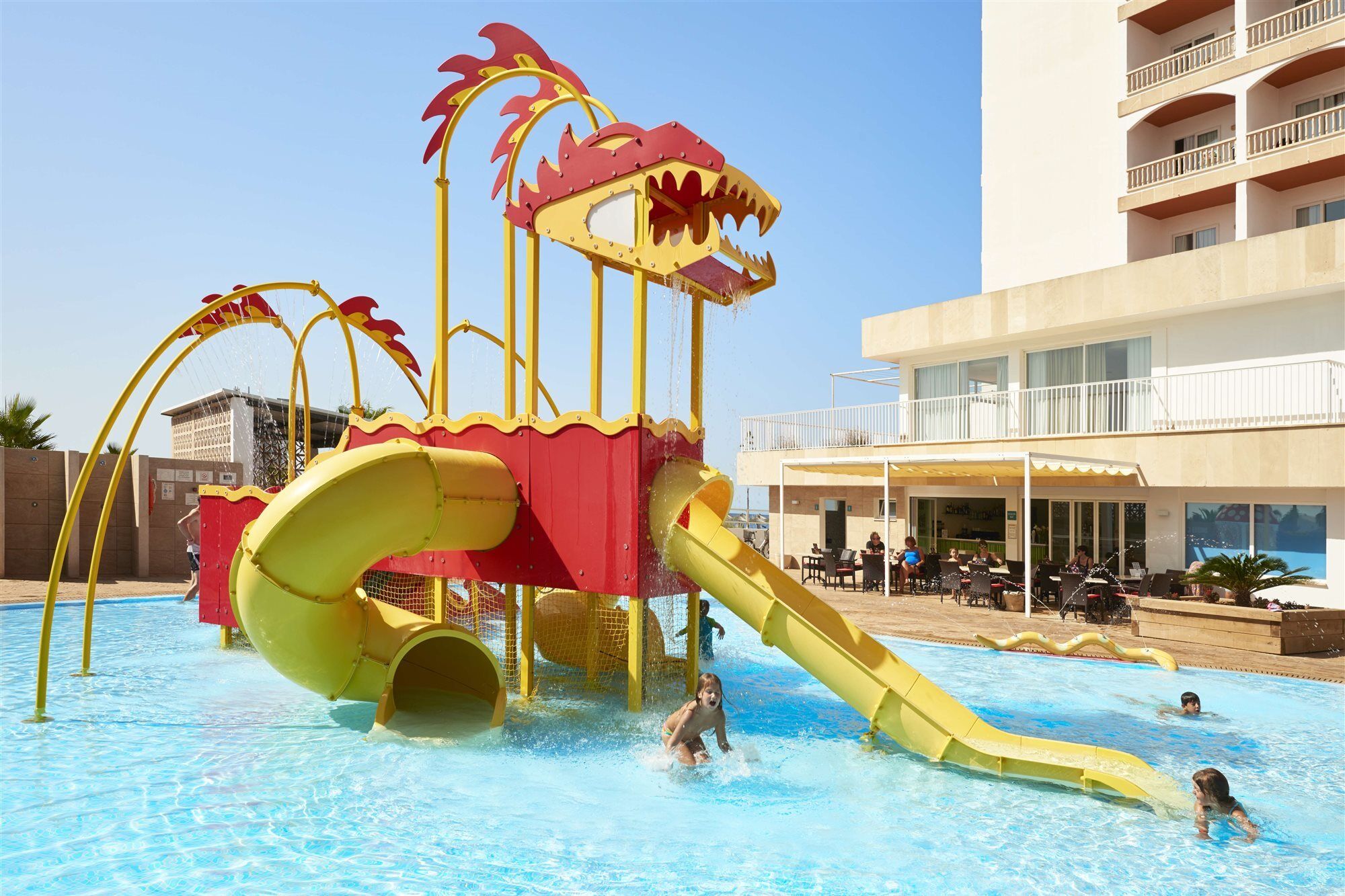 Universal Romantica Hotel