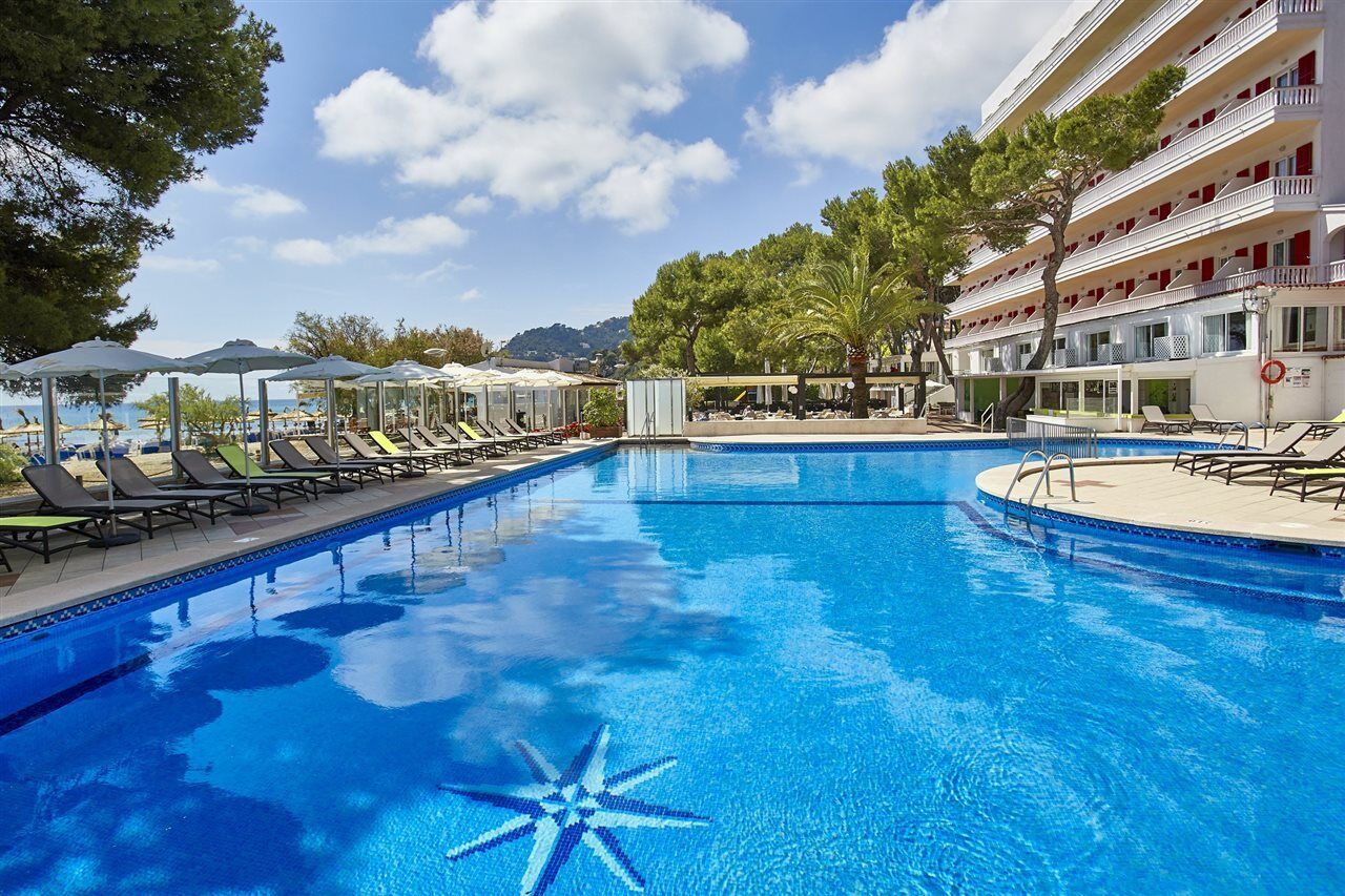 Universal Laguna Hotel 4*