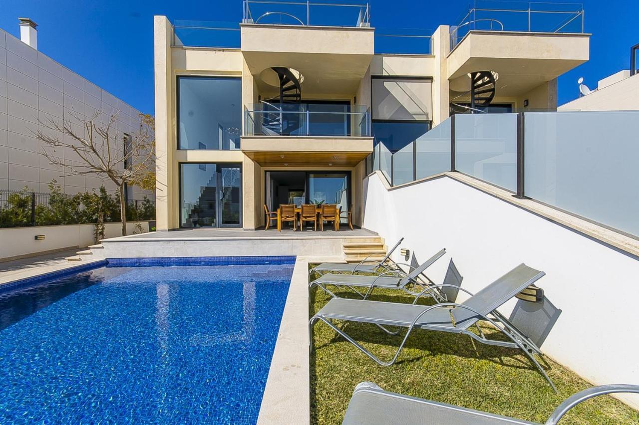 Aqua Villa