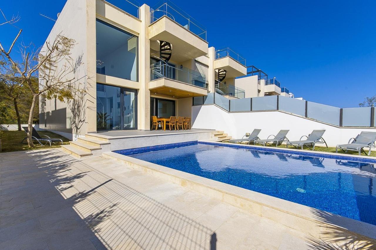 Aqua Villa *