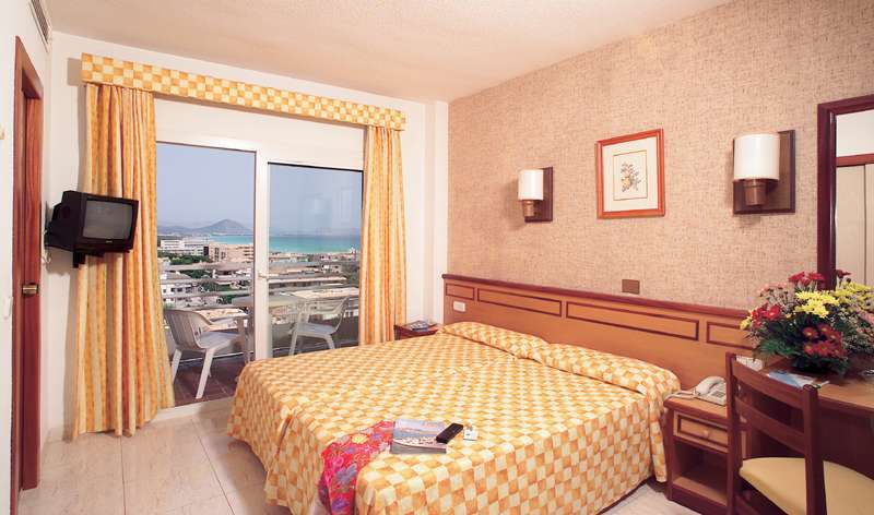 Grupotel Farrutx Hotel 4*