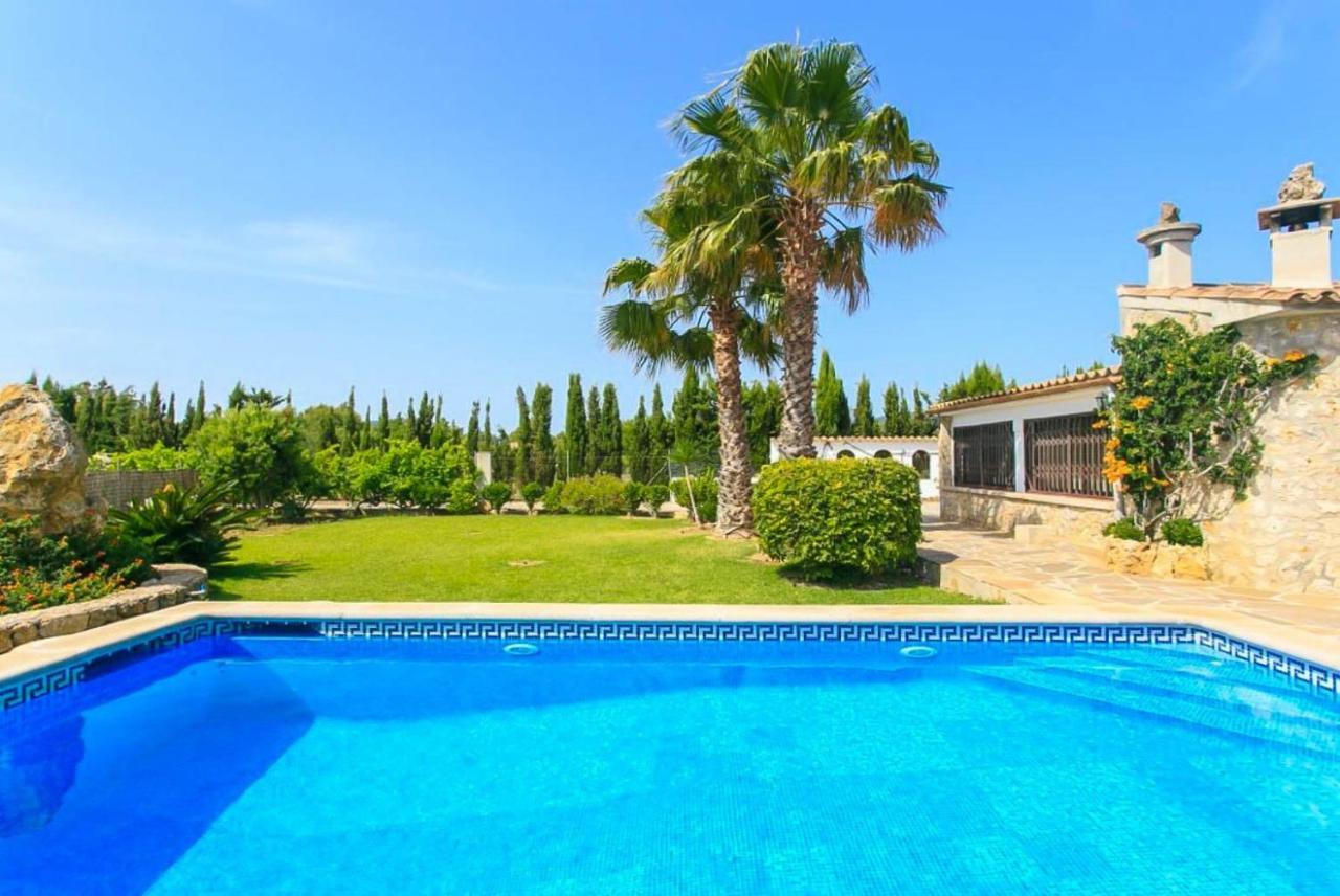 Xisca Villa *