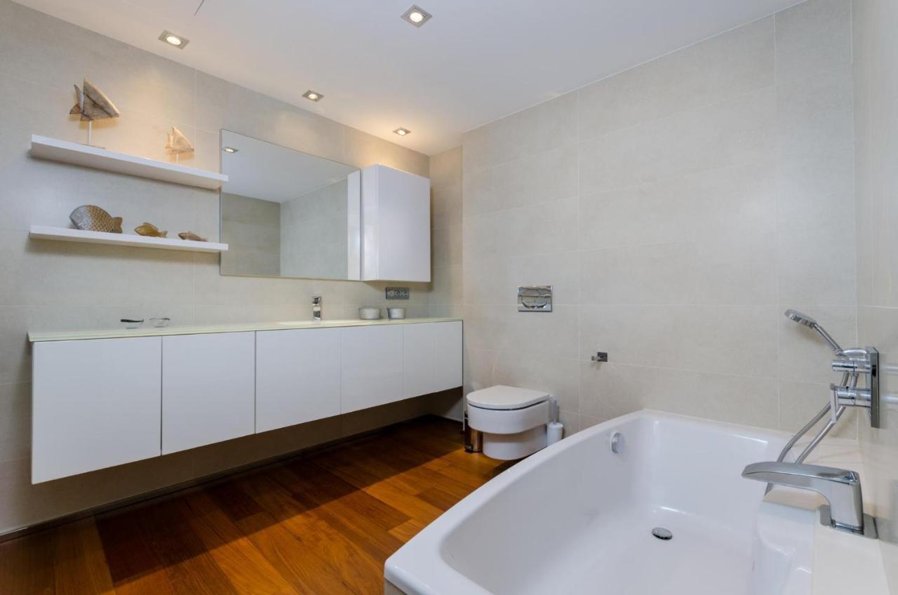 Ponent Apartment