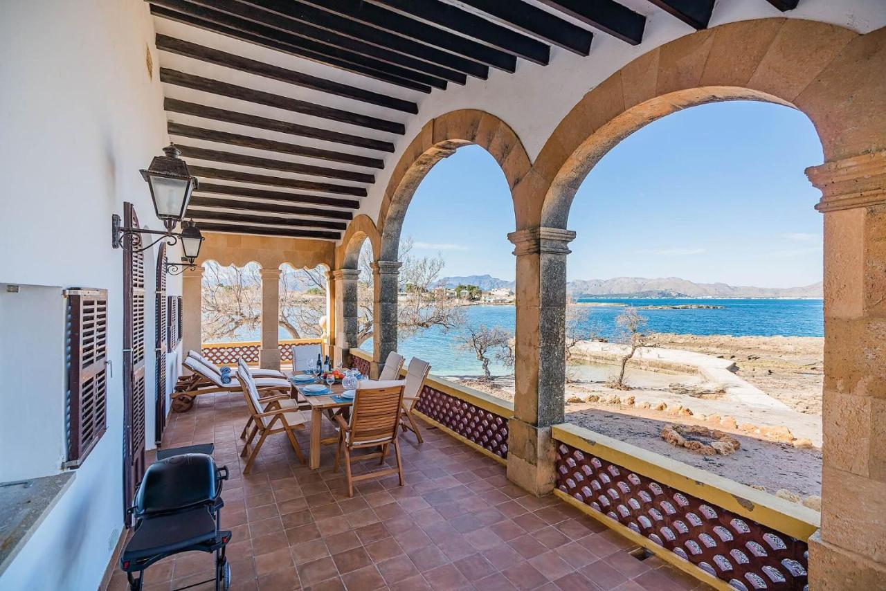 Beachfront Es Clot Villa