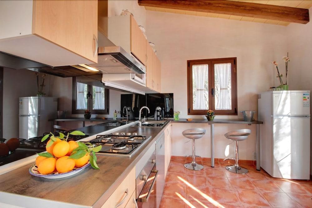 S'erical Villa *