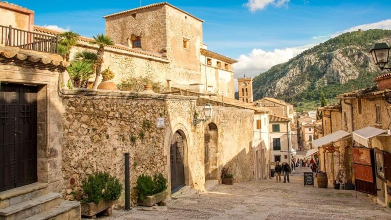 Villa With 2 Bedrooms In Mallorca With Wonderful Mountain View Private Pool Enclosed Garden 3 Km From The Beach * Pollensa