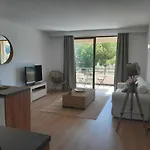 Moderno apartamento con vista a la montaña