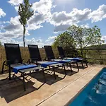 Can Bultad, Finca rustica con piscina
